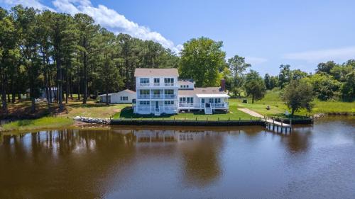 Temperanceville House | Creek House - Waterfront Oasis on Holden