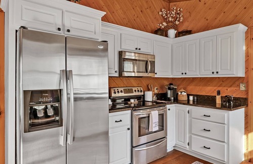 Marrowbone Cabin | Creek's Cabin Luxury Retreat, 15 minutes to Downtown Nashville