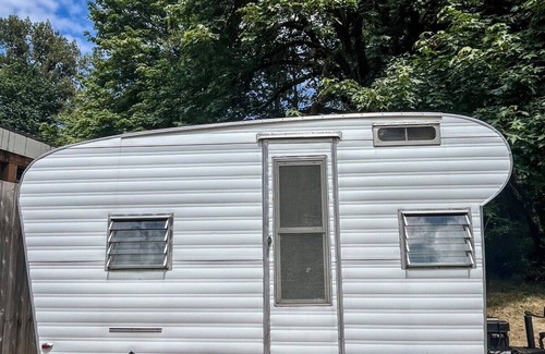 Sherwood - Tualatin North Apartment | Creek-Side Camping in a Classic - Unique Northwest Vacation Rentals