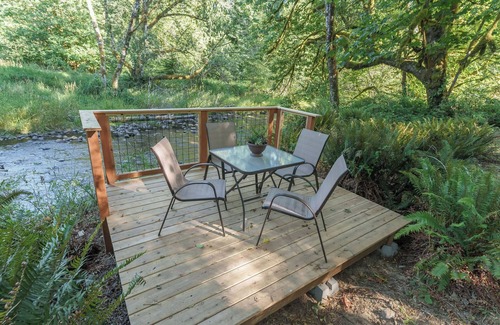 Sherwood - Tualatin North Apartment | Creek-Side Camping in a Classic - Unique Northwest Vacation Rentals