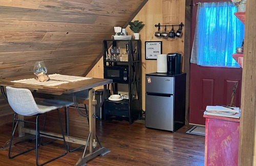 Mineral Bluff Cabin | Creek View Casita - A Detached Studio on Hot House Creek!