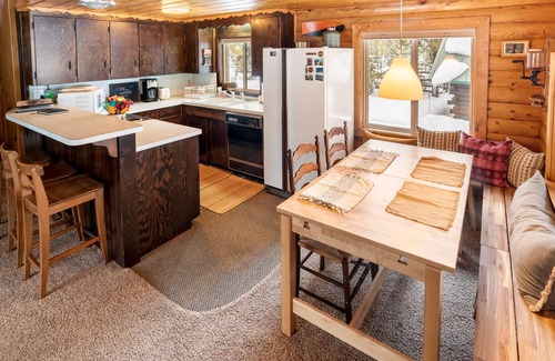 Ketchum Cabin | Creekside Cabin in the Heart of the Sawtooth Mountains