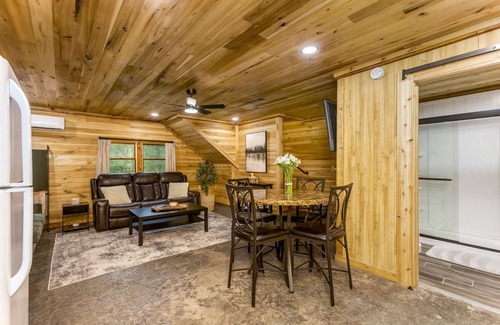 Rockbridge Cabin | Creekside Cabin in Hocking Hills. Hot Tub + Large Private Yard. Dog-friendly!