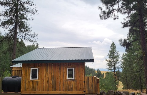 Rice Cabin | CreekSide Cabin - Secluded 1 bedroom Cabin built with Nature in mind