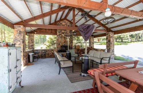 Clearfield Cabin | CREEKSIDE CABIN @ THE BEAR'S DEN 5 beds & 3 baths, 30 acres, trout stream & pond