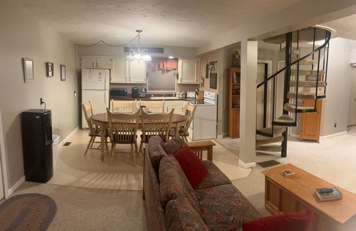 Swain Ski Chalet | Creekside Chalet