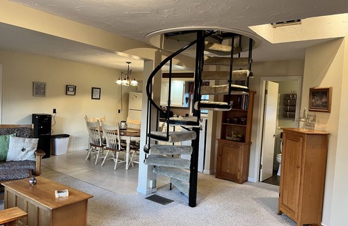 Swain Ski Chalet | Creekside Chalet