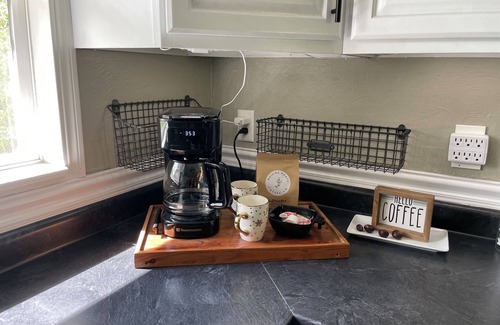 Bellville Cottage | Creekside Cottage - Charming 3-bedroom cottage in Bellville