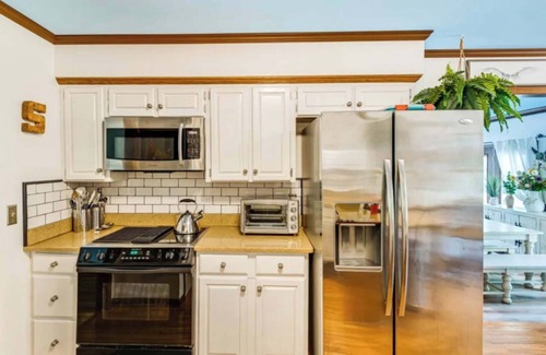 Whites Creek House | Creekside Retreat Near Nashville & Fontanel