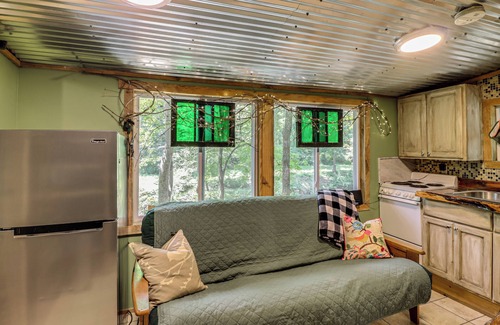 Summerville Cabin | Creekside Retreat w/Swimming Hole in Summerville