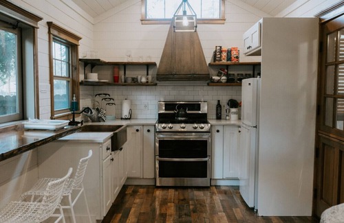 Guerneville House | Creekside Under the Redwoods