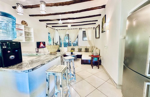 Shanzu Villa | Creekside Villa Bavaria