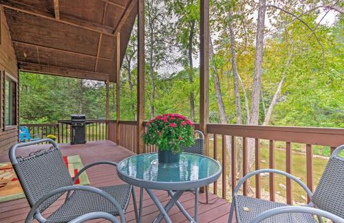 Mars Hill House | Creekside Weaverville Home - 16 Miles to Asheville