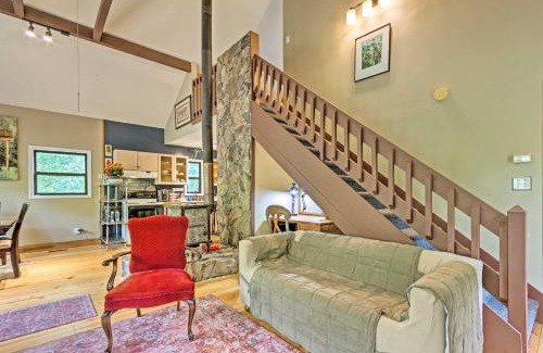 Mars Hill House | Creekside Weaverville Home - 16 Miles to Asheville