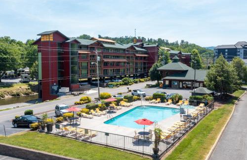 Gatlinburg - Pigeon Forge Hotel | Creekstone Inn