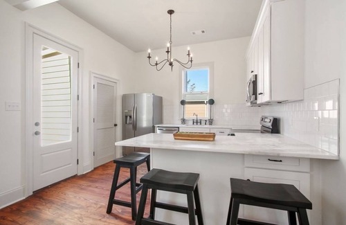 Faubourg Delassize Condo | Creole Charm: Historic Home in Vibrant Uptown