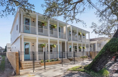 Faubourg Delassize Condo | Creole Charm: Historic Home in Vibrant Uptown
