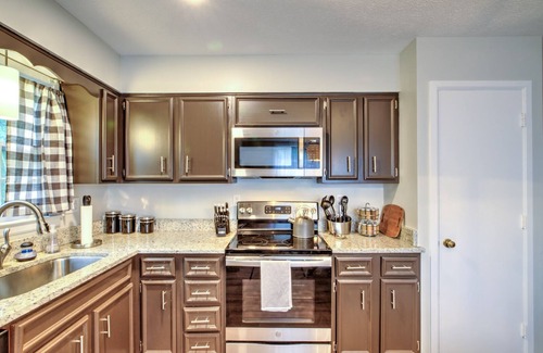 Crescent Hill Apartment | Crescent Hill Apartment Mid-Term Rental