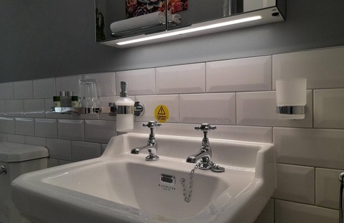 West Cliff Bed & Breakfast | Crescent Lodge Guest House