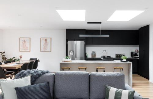 South Launceston House | Crescent Townhouse close to LGH