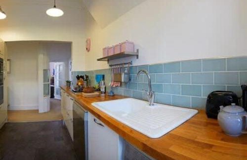 Muston House | Crescent View - Panoramic sea views