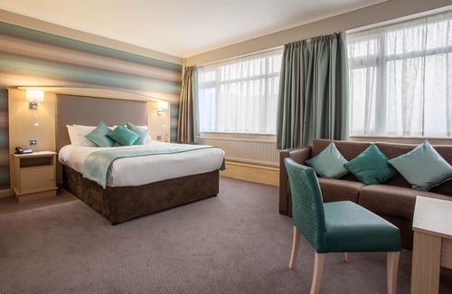 Trafford Hotel | Cresta Court Hotel