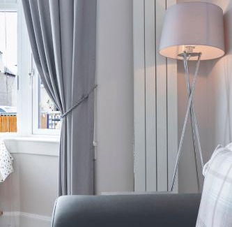 Pilton Apartment | Crewe Apartment - Stylish 2 bedroom apt, Garden, Free parking, Edin City