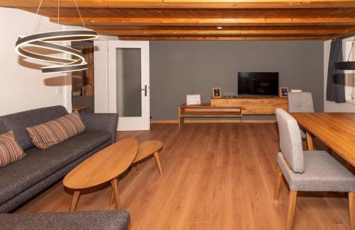 Dornbirn Apartment | Crimson Cottage Apartments