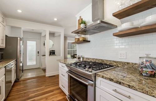 Northport House | Crimson Cottage Northport
