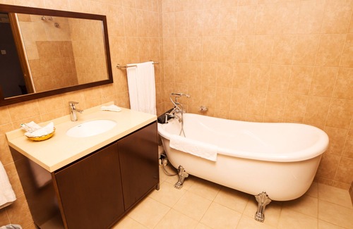Nungua Hotel | Crismon Hotel