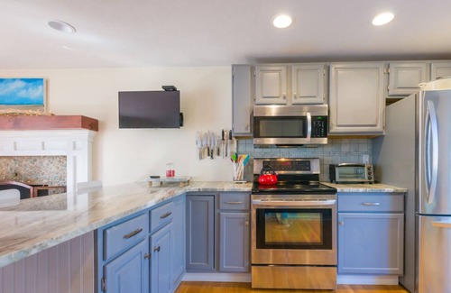 Mashpee House | Crisp and clean home located in private beach Association on Johns Pond