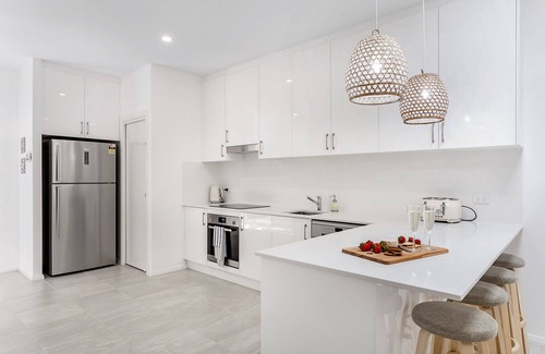 Fingal Bay House | Crisp Stylish Family Villa, near Beach Pets also welcome! Free Wifi+Netflix