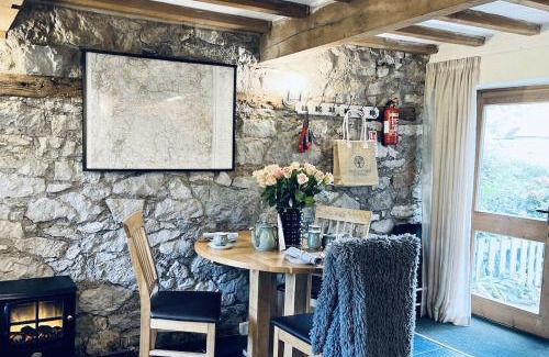 Crowdecote House | Critchlow Cottage
