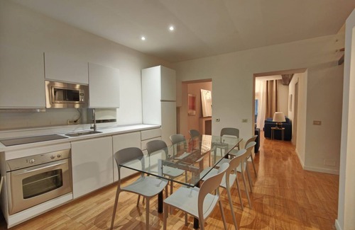 Porta Lodovica Apartment | Crocetta Design Apartment with Terrace