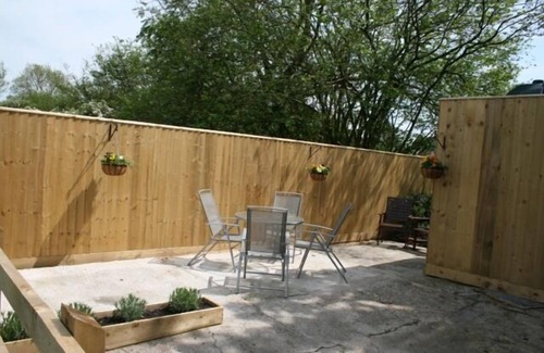 Crockerton Ski Chalet | Crockerton Lodge - Village Holiday Let close to Longleat House & Safari Park