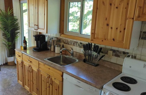Magnetawan Cottage | Croft Cove Cottage - Cozy Waterfront Oasis