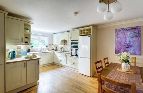 Winterbourne Earls House | Croft House Sleeps 14 Country Views & HOT TUB