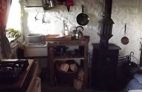 Alston Cottage | Crofters Cottage Cosy,Romantic with 24/7 private hottub sole use,Farm holiday