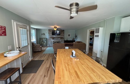 Oden Cottage | Crooked Lake Cottage with shared sandy beach and boat dock!