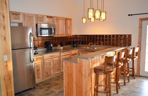 Alanson Hotel | Crooked River Lodge