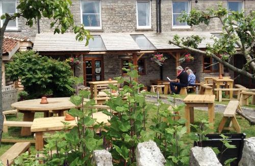 Lydford-on-Fosse Hotel | Cross Keys Inn