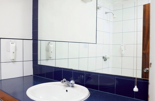 Pottersbury Hotel | Cross Roads Hotel by Greene King Inns