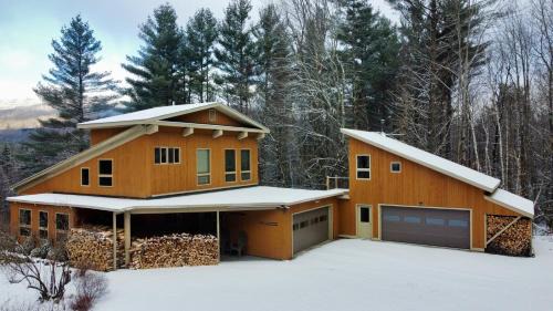 Waterbury House | Crossett Hill Lodge