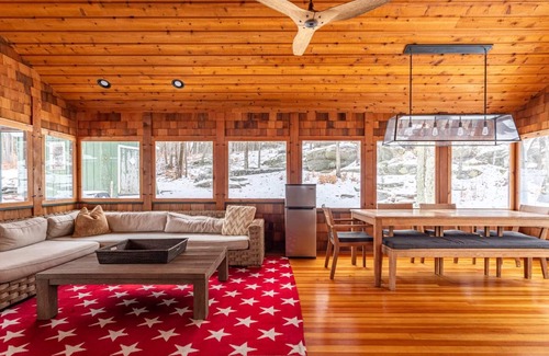 Monticello Cabin | Crosslands - Woodland Escape w/Hot Tub