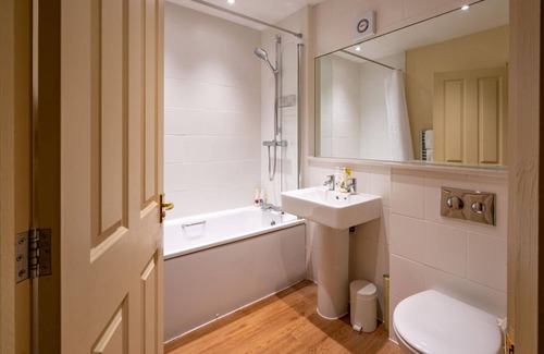 Nettleton Hotel | Crown Inn