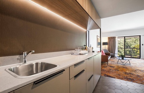 Desert Springs Hotel | Crowne Plaza Alice Springs Lasseters by IHG