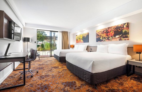 Desert Springs Hotel | Crowne Plaza Alice Springs Lasseters by IHG