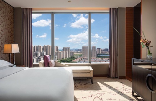 Huizhou Hotel | Crowne Plaza Huizhou by IHG