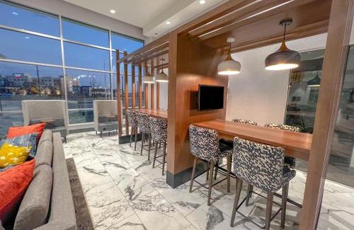 Kearney Hotel | Crowne Plaza - Kearney by IHG