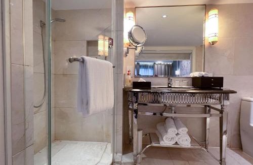 Huayuan Road Area Hotel | Crowne Plaza Zhengzhou by IHG